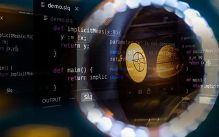 海盐 api php源码,下载的php源码怎么运行呢？